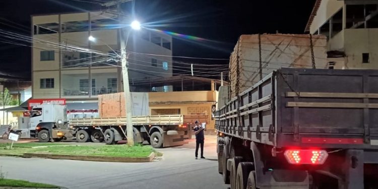 Operação da Sefaz em Colatina resulta em apreensão de granito e multas por irregularidades fiscais - Foto: Sefaz