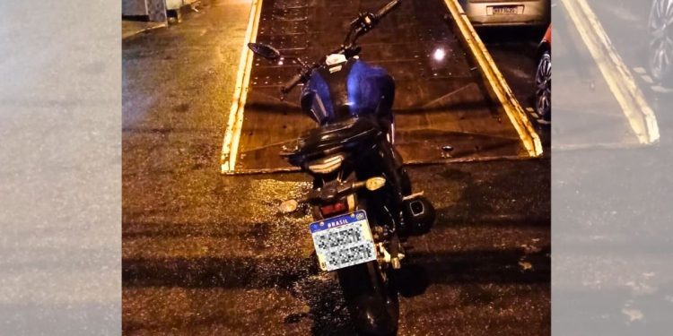 PM recupera motocicleta furtada em bairro de Colatina - Foto: PMES