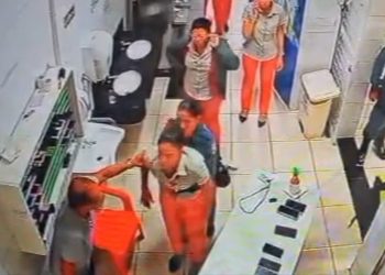 Aluna soldado da PM salva funcionária de supermercado em Vila Velha - Foto: Reprodução
