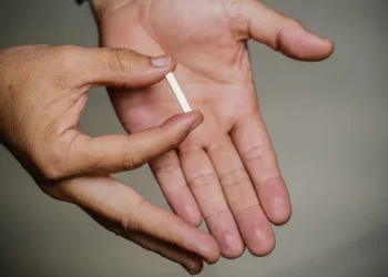 Anvisa suspende venda e propaganda de "chips da beleza" - Foto: Agência Brasil