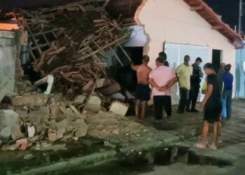 Caminhão colide com residência e deixa criança ferida em Montanha - Foto: Rede Social