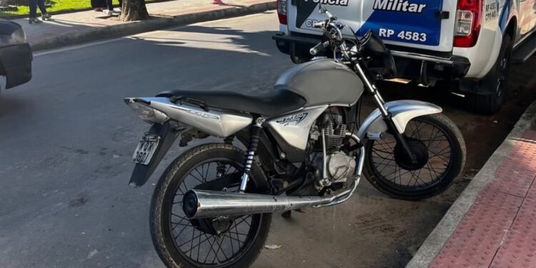 Polícia Militar recupera motocicleta furtada em Pancas - Foto: PMES