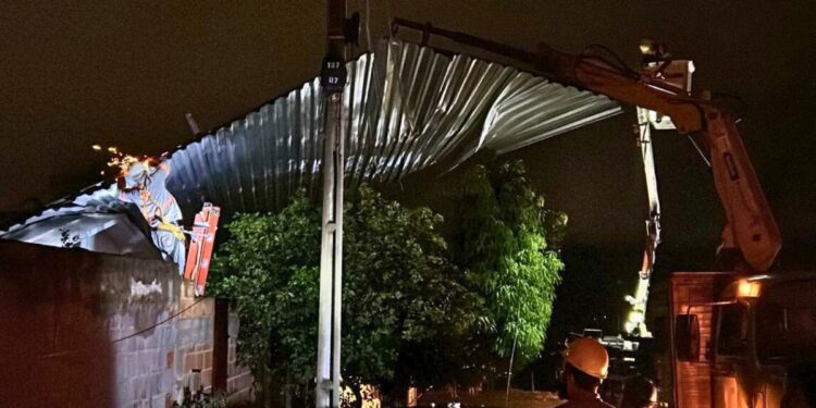 Equipes da Prefeitura e Defesa Civil atuam em Colatina após forte chuva - Foto: Comunicação PMC