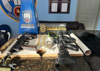 PC e PM de Águia Branca apreendem drogas, armas e prendem suspeitos de tráfico - Foto: Divulgação