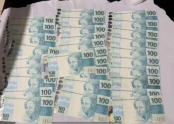 Polícia Federal prende dois homens com cédulas falsas no ES - Foto: Polícia Federal