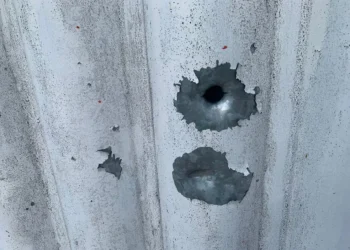 Criança e adolescente são baleadas por grupo de encapuzados em Colatina - Foto: Reprodução