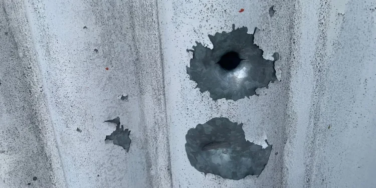 Criança e adolescente são baleadas por grupo de encapuzados em Colatina - Foto: Reprodução