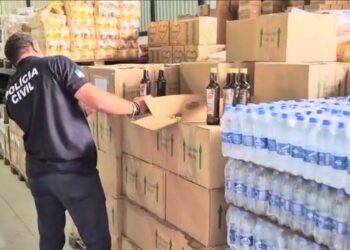 PC apreende 7 mil garrafas de azeite adulterado em operação no ES - Foto: PCES