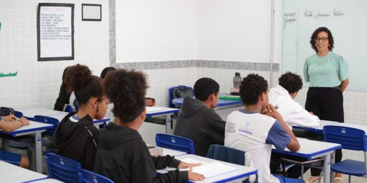 Processo Seletivo Simplificado para Professores em Colatina: Inscrições Abertas! - Foto: Reprodução