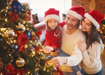 Instalação da decoração natalina exige cuidados com a rede elétrica - Foto: Divulgação