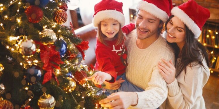 Instalação da decoração natalina exige cuidados com a rede elétrica - Foto: Divulgação