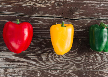 Qual a diferença entre os pimentões verde, amarelo e vermelho? - Crédito: Freepik