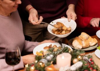 Alimentação equilibrada e festas de fim de ano: médico dá dicas para aliar as duas situações - Foto: Reprodução