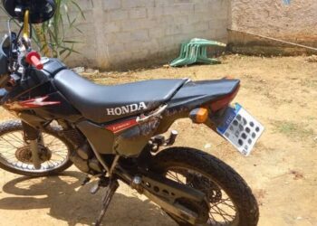 Suspeito de furto é detido em casa de shows e moto é recuperada em Colatina - Foto: PMES