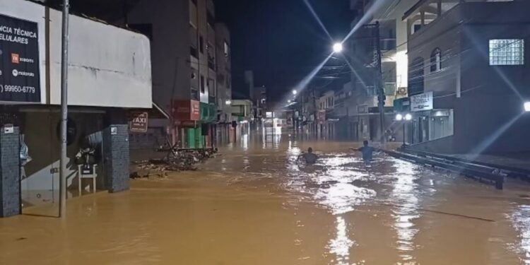 Rio Bananal registra maior volume de chuva do Espírito Santo em 24 horas, com enchentes e desalojados - Foto: Rede Social