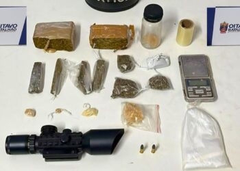 PM apreende drogas e materiais para embalo em Baunilha, Colatina - Foto: PMES