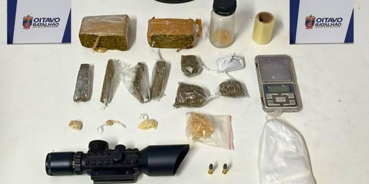 PM apreende drogas e materiais para embalo em Baunilha, Colatina - Foto: PMES