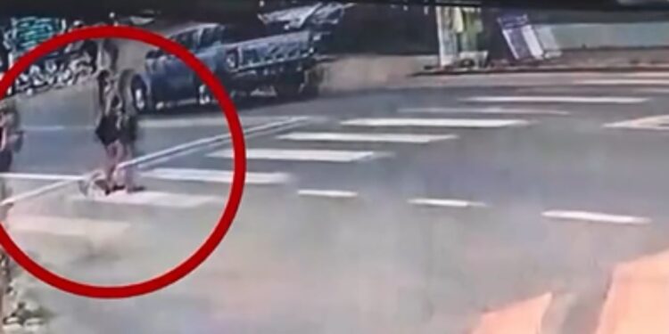 Adolescente é atropelada por moto enquanto atravessava faixa de pedestres em São Gabriel da Palha - Foto: Reprodução