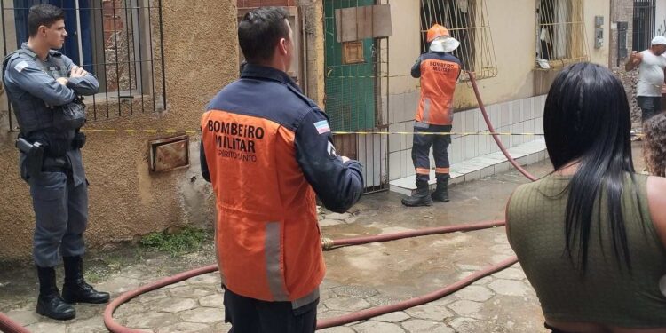 Idoso morre em incêndio no bairro Ayrton Senna, em Colatina - Foto: Rede Social