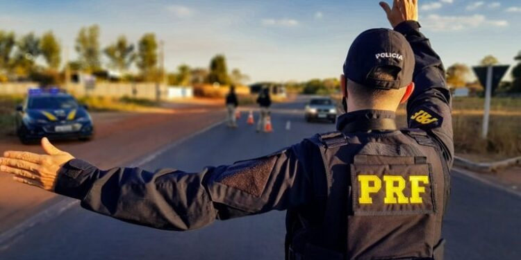 Alarme no ES: milhares flagrados sem cinto de segurança nas rodovias federais - Foto: PRF/Divulgação