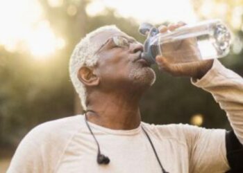 Sensação de sede é menor entre idosos, alerta médico - Foto: Reprodução