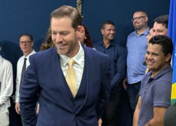 Renzo Vasconcellos toma posse como prefeito nesta quarta - Foto: Comunicação PMC