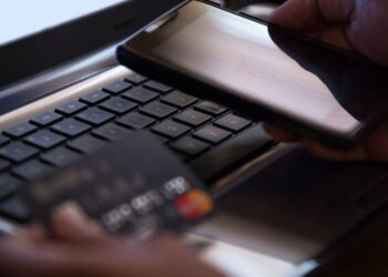 Ligaram para mim e me roubaram R$ 7.400: a história da jornalista que foi vítima de fraude