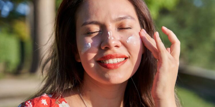 Pele protegida na folia: confira dicas para curtir o carnaval - Foto: Reprodução