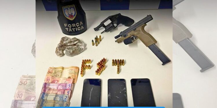 Três homens são presos com "supermaconha" e arma americana em Colatina - Foto: PMES