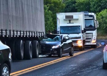 Tragédia na BR-259: Colisão entre carro e carreta deixa uma pessoa morta e outra ferida em Baixo Guandu - Foto: Rede Social