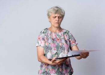 Mulheres têm maiores chances de ter Alzheimer, aponta estudo - Foto: Freepik