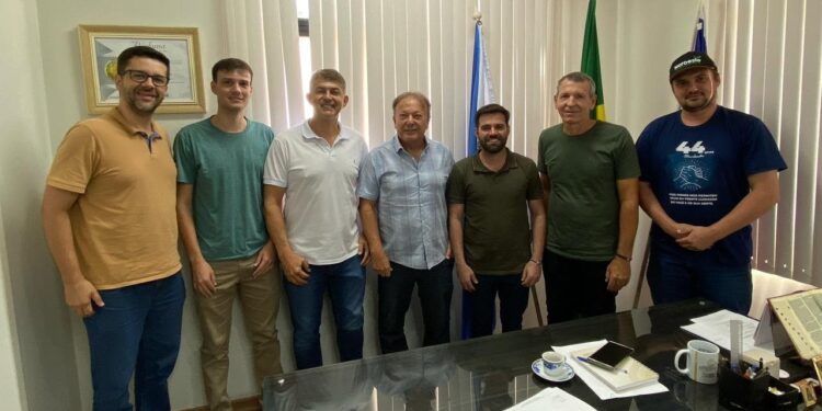 Rio Doce: secretário Guerino visita Marilândia e alinha projetos com prefeito Gutim - Foto: Reprodução