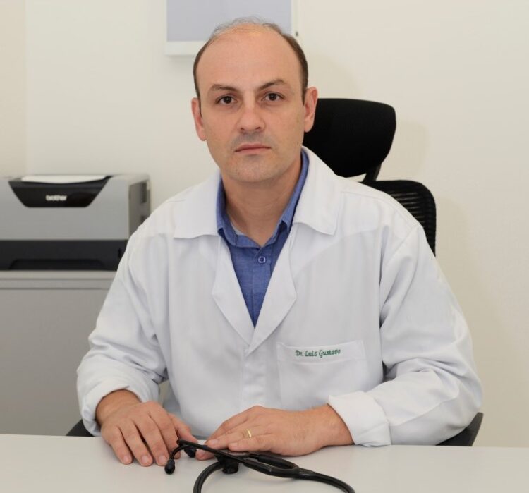 Médico geriatra Gustavo Genelhu - Foto: Divulgação