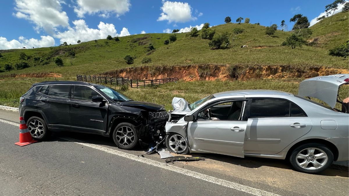 Colatina: acidente frontal na BR-259 deixa quatro feridos nesta sexta-feira - Foto: Heriklis Douglas
