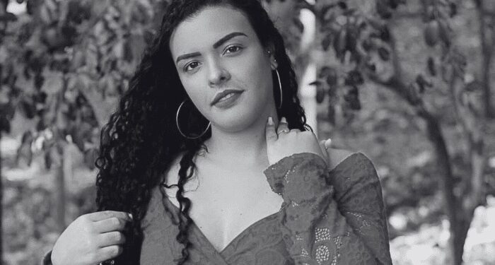 Carla Gobbi Fabrete, de 25 anos, foi morta a facadas dentro de uma loja em Vila Velha. Foto: Reprodução/Redes Sociais