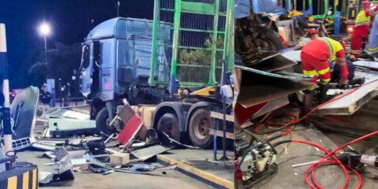 Carreta invade pedágio na BR-101 em Aracruz e destrói cabine; funcionária sobrevive - Foto: Reprodução