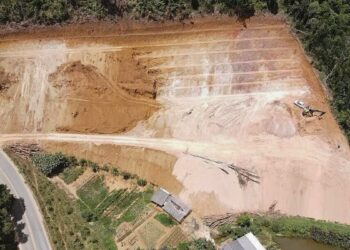 Obra ilegal embargada em Santa Maria de Jetibá por crime ambiental - Foto: Policia Ambiental