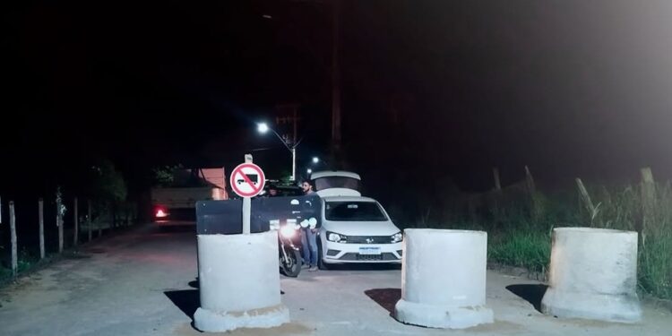 Prefeitura restringe fluxo de veículos por Itapina - Foto: Comunicação PMC