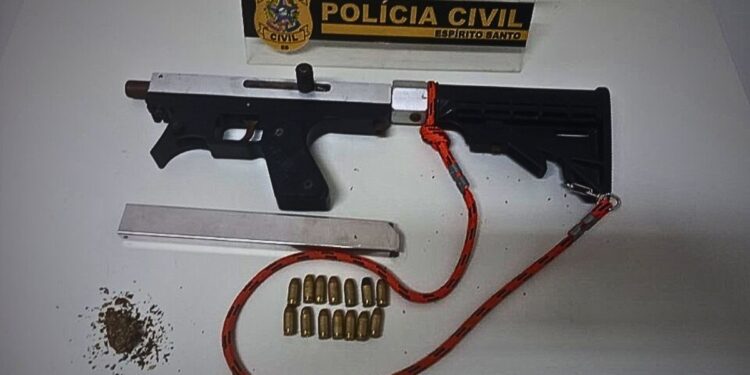 PCES prende dois suspeitos e apreende submetralhadora em São Gabriel da Palha - Foto: PCES