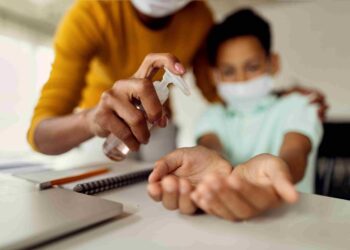 Início do outono: crianças são as mais afetadas por viroses devido à mudança na temperatura - Foto: Freepik