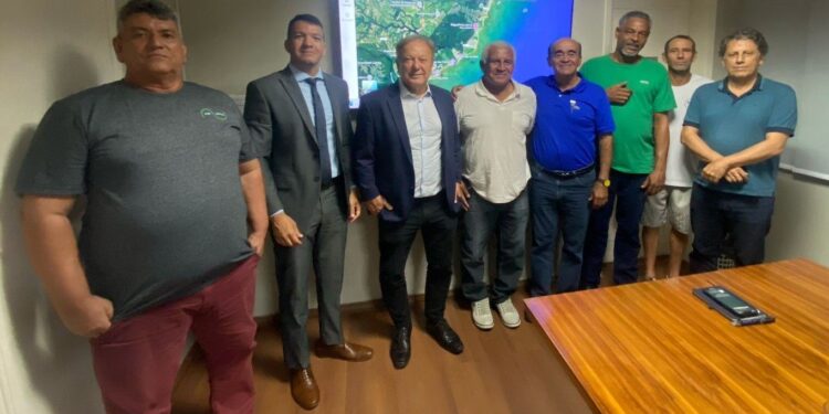Aracruz: Secretaria de Recuperação do Rio Doce se reúne com prefeito Dr. Coutinho e pescadores - Foto: Reprodução
