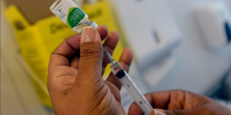 Com mais de 4,6 mil doses aplicadas nas instituições de ensino, campanha quer ampliar a cobertura vacinal de crianças e adolescentes com até 15 anos. Foto: Reprodução