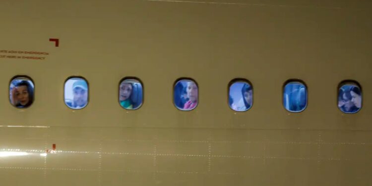 Maior parte de repatriados dos EUA é transportada para Minas - Foto: Joédson Alves/Agência Brasil