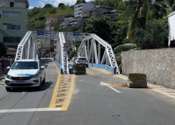 Colatina: prefeitura bloqueia acesso de caminhões à Ponte do Irajá por segurança - Foto: PMC