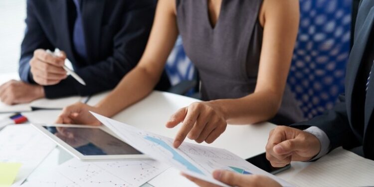 Mulheres recebem 20% a menos que homens no Brasil - Foto: Freepik