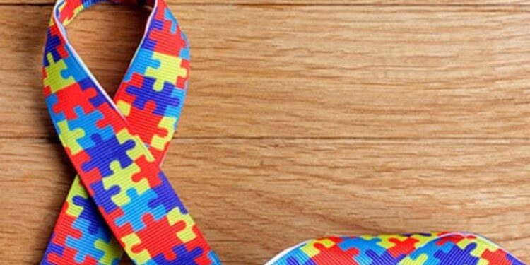 Abril Azul: Advogada destaca direitos dos autistas na saúde - Foto: Reprodução