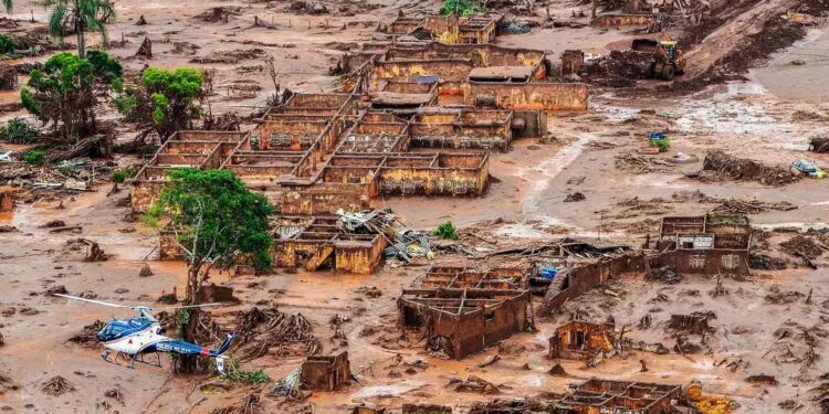 Samarco reforça que ingresso ao Programa Indenizatório Definitivo (PID) pode ser solicitado pelas pessoas interessadas mesmo que o município em que residem não tenha assinado o Acordo de Reparação - Barragem de Fundão. Foto: Antônio Cruz/ Agência Brasil