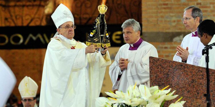 Adeus ao Papa Francisco: Colatina lembra com orgulho os paramentos da Cordis - Foto: Reprodução