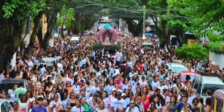 Romaria das Mulheres comemora 30 anos com 100 mil devotas caminhando com Nossa Senhora da Penha neste domingo (27) - Foto: Divulgação