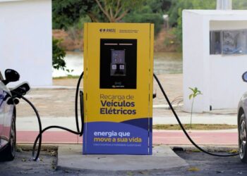 Colatina inaugura primeiro ponto de recarga para veículos elétricos "Vaga Azul" - Foto: PMC